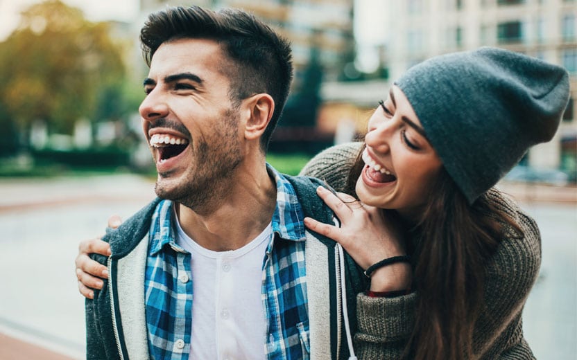 Como demonstrar interesse sem parecer carente ou distante demais